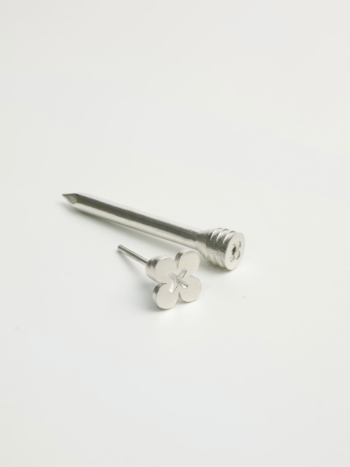 Flower Nail Stud