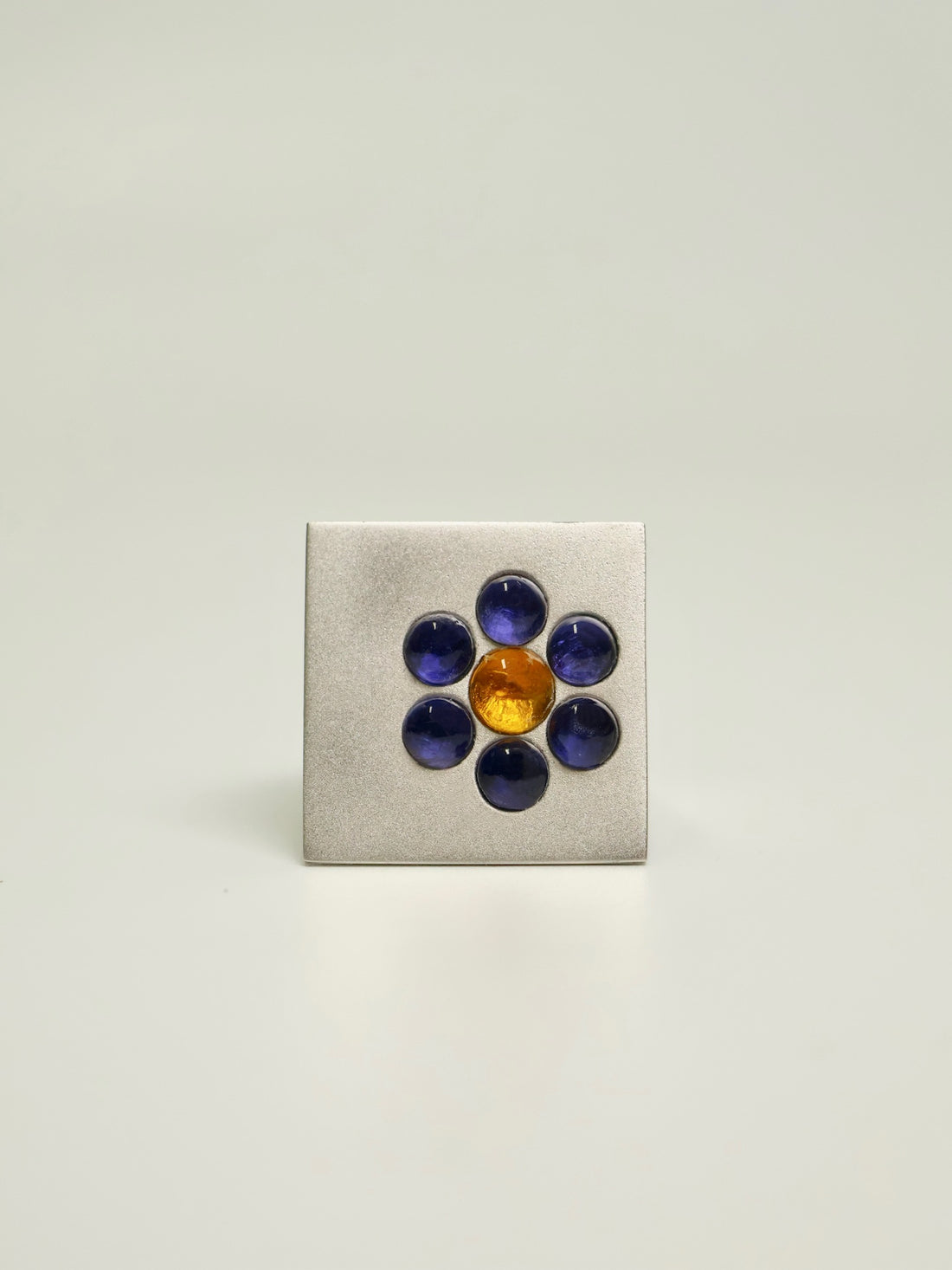Cheeky Flower Ring