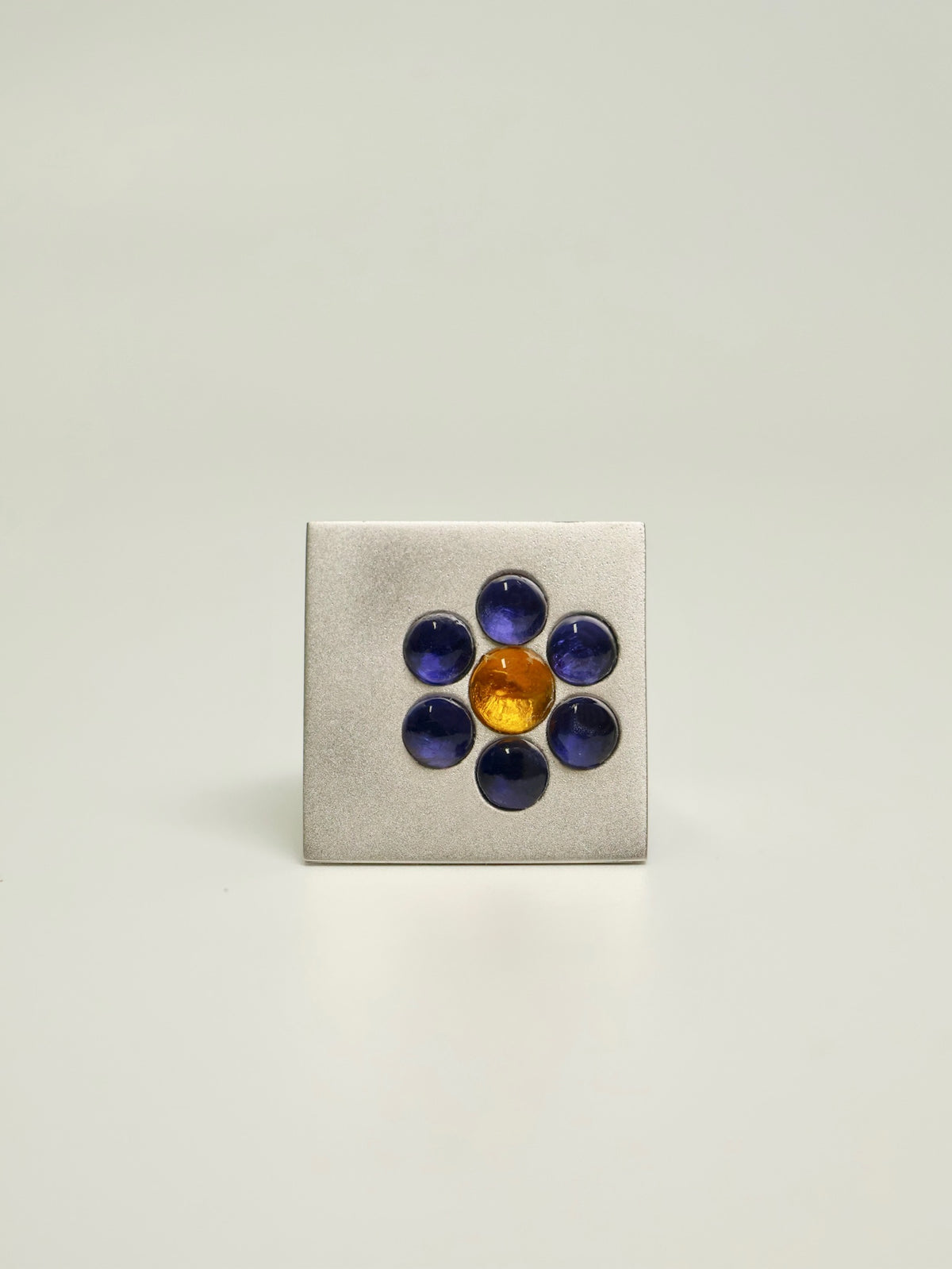 Cheeky Flower Ring