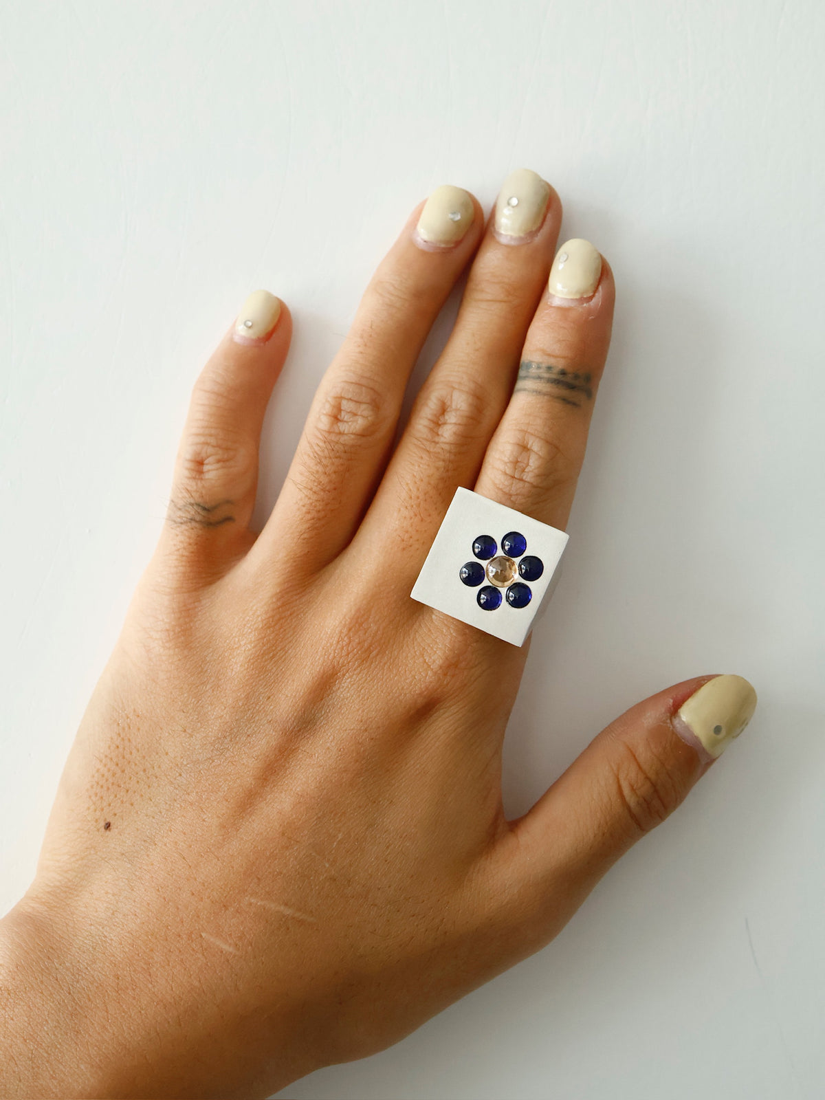 Cheeky Flower Ring