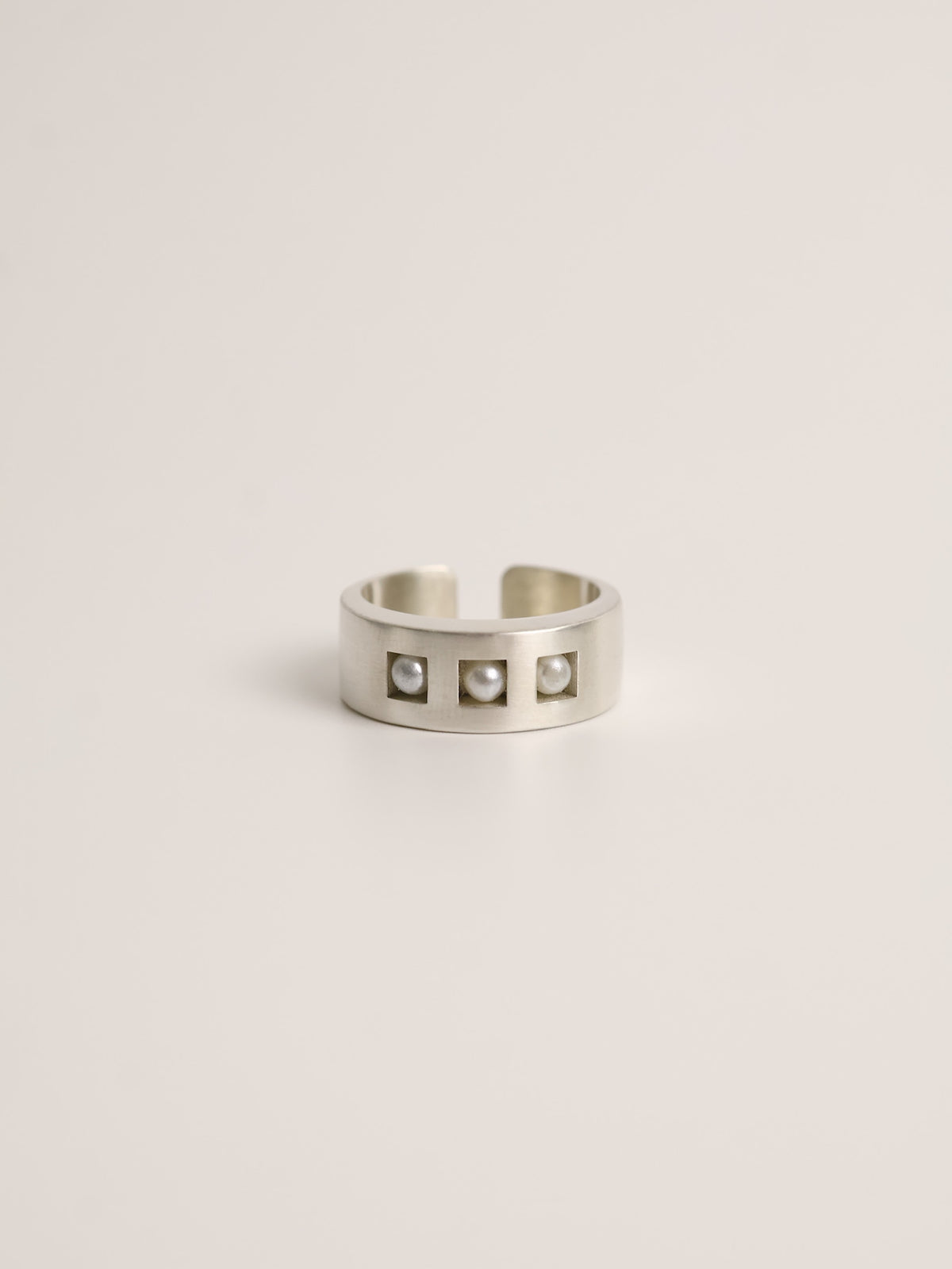 Pearl Box Ring