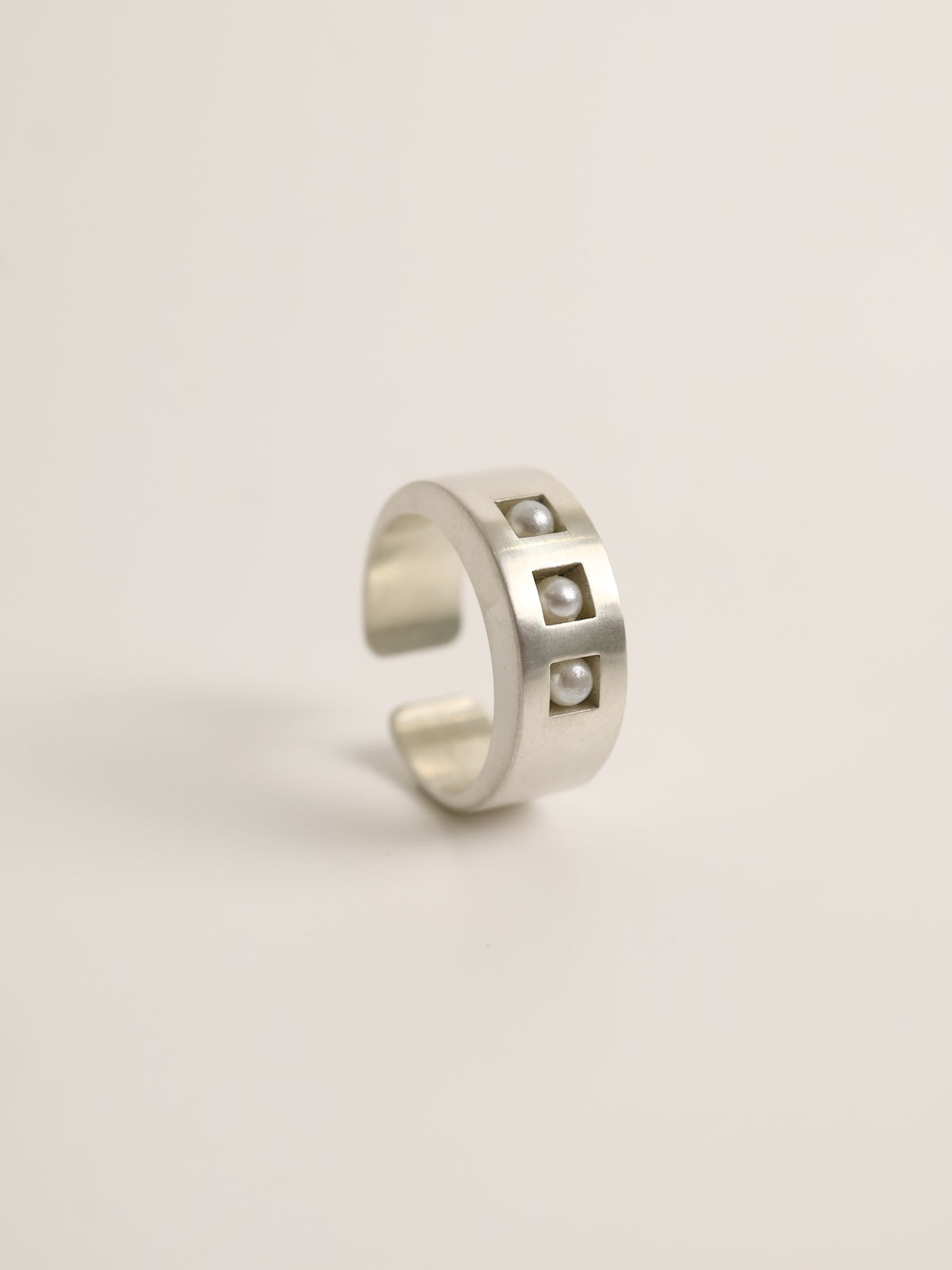Pearl Box Ring