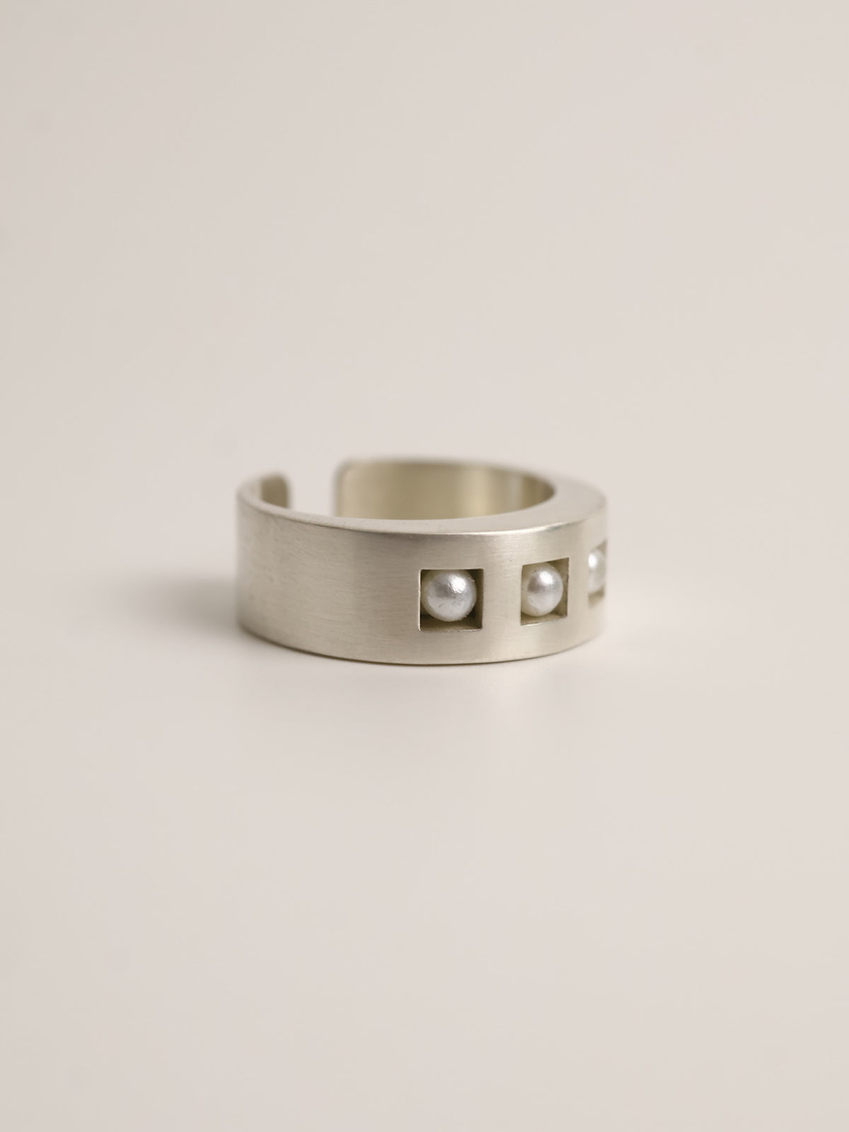 Pearl Box Ring